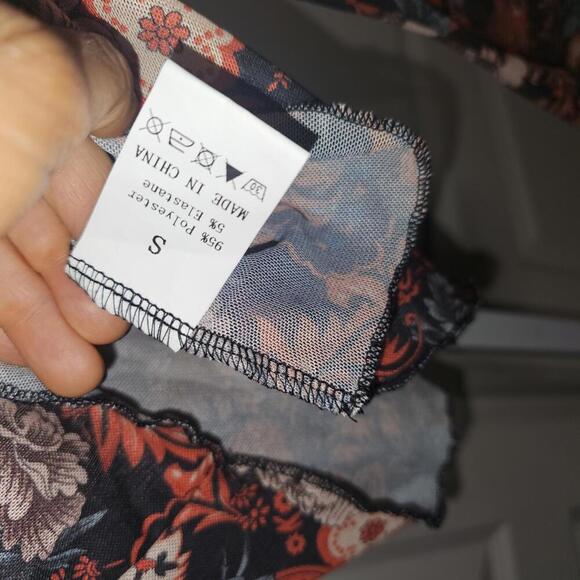 Floral Long Sleeve Sheer Mesh Top with Flared Sleeves - Picture 4 of 4